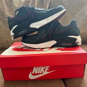 Air Max Excee sz 7.5M 9.5W NEW